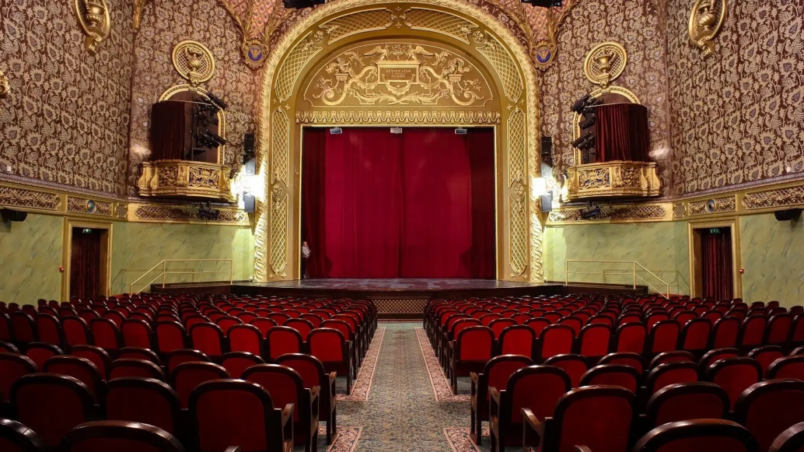 Venäläinen teatteri: Ylellinen teatterimatka